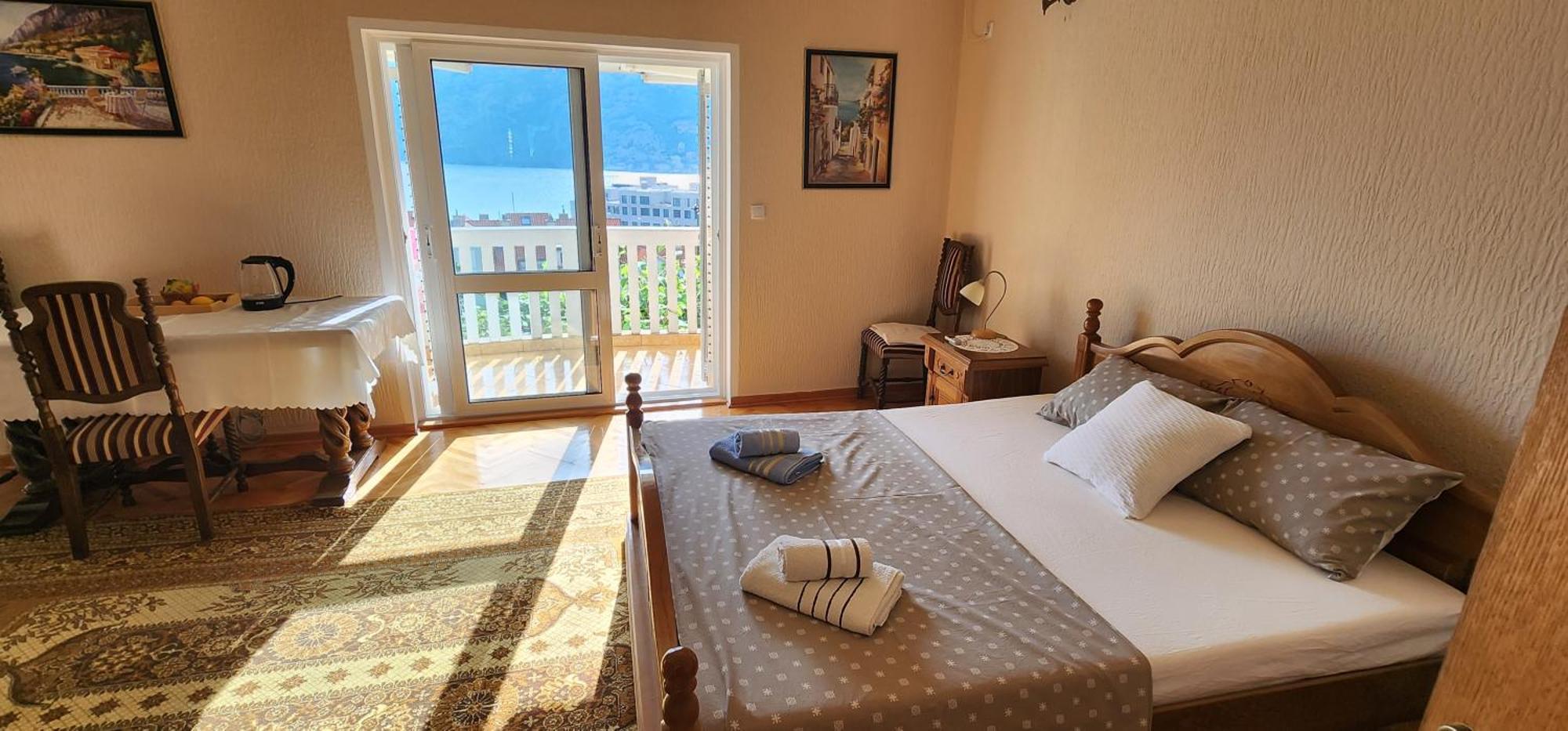 Lorena Rooms Risan Kültér fotó