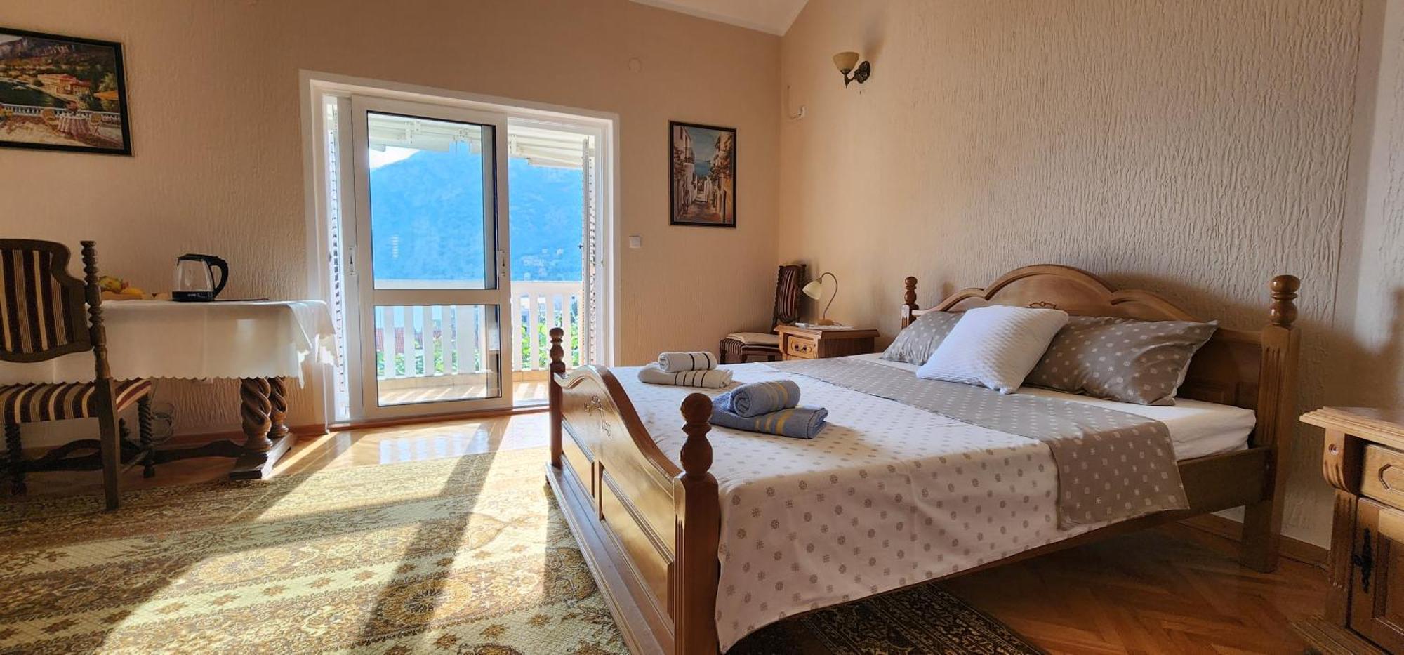 Lorena Rooms Risan Kültér fotó