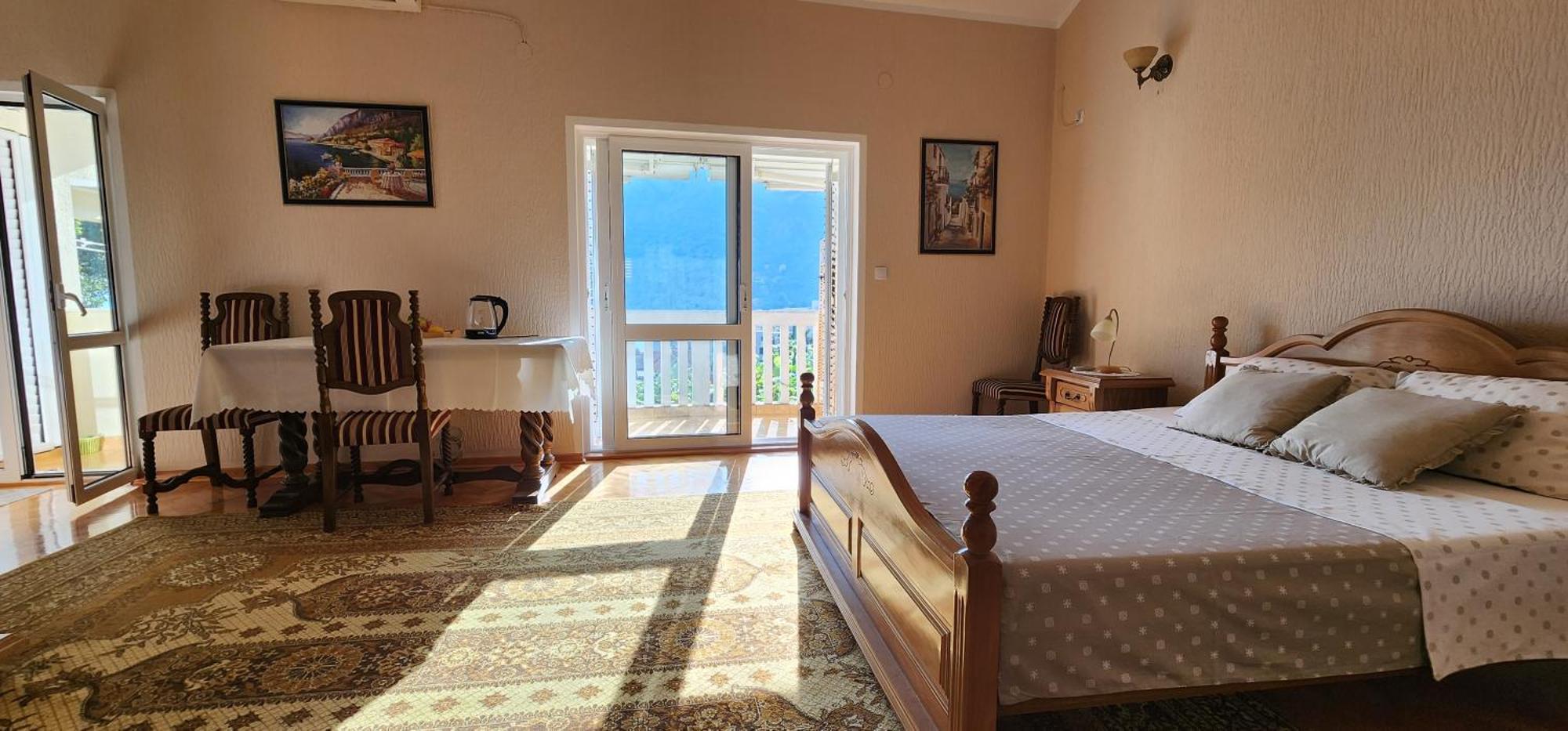 Lorena Rooms Risan Kültér fotó